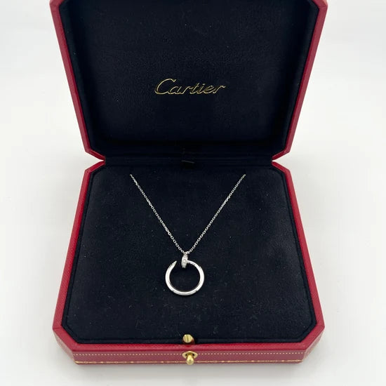 Collier Pendentif CARTIER "Just un Clou" en or blanc et diamants