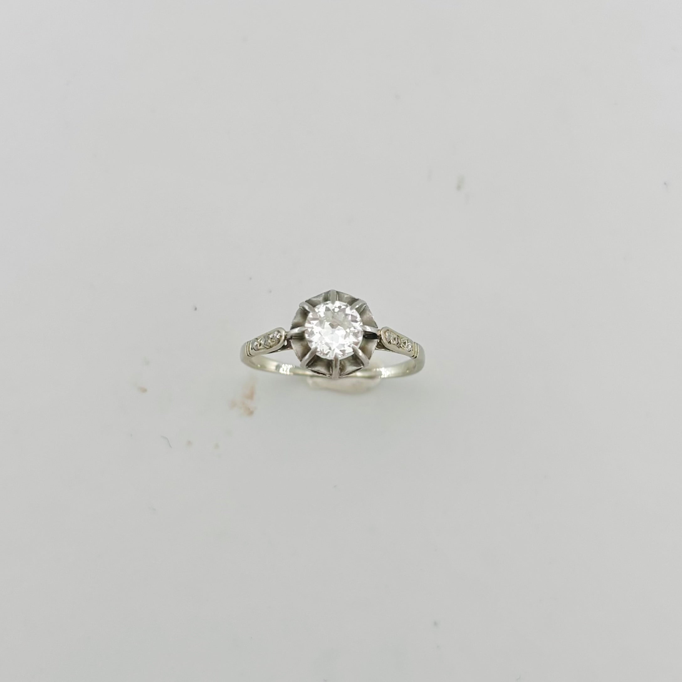 Bague Solitaire en or blanc, platine et diamants