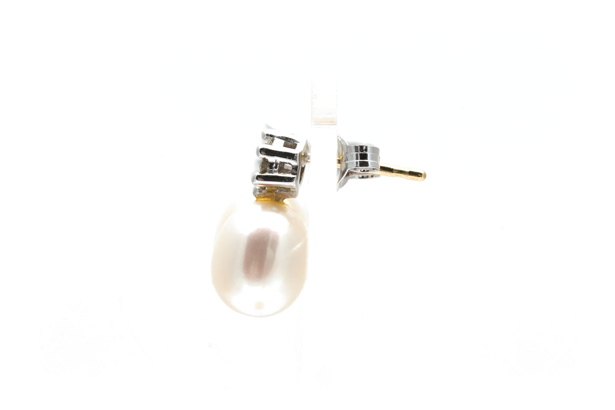 Boucles d'oreilles Puces en or blanc, perles et diamants