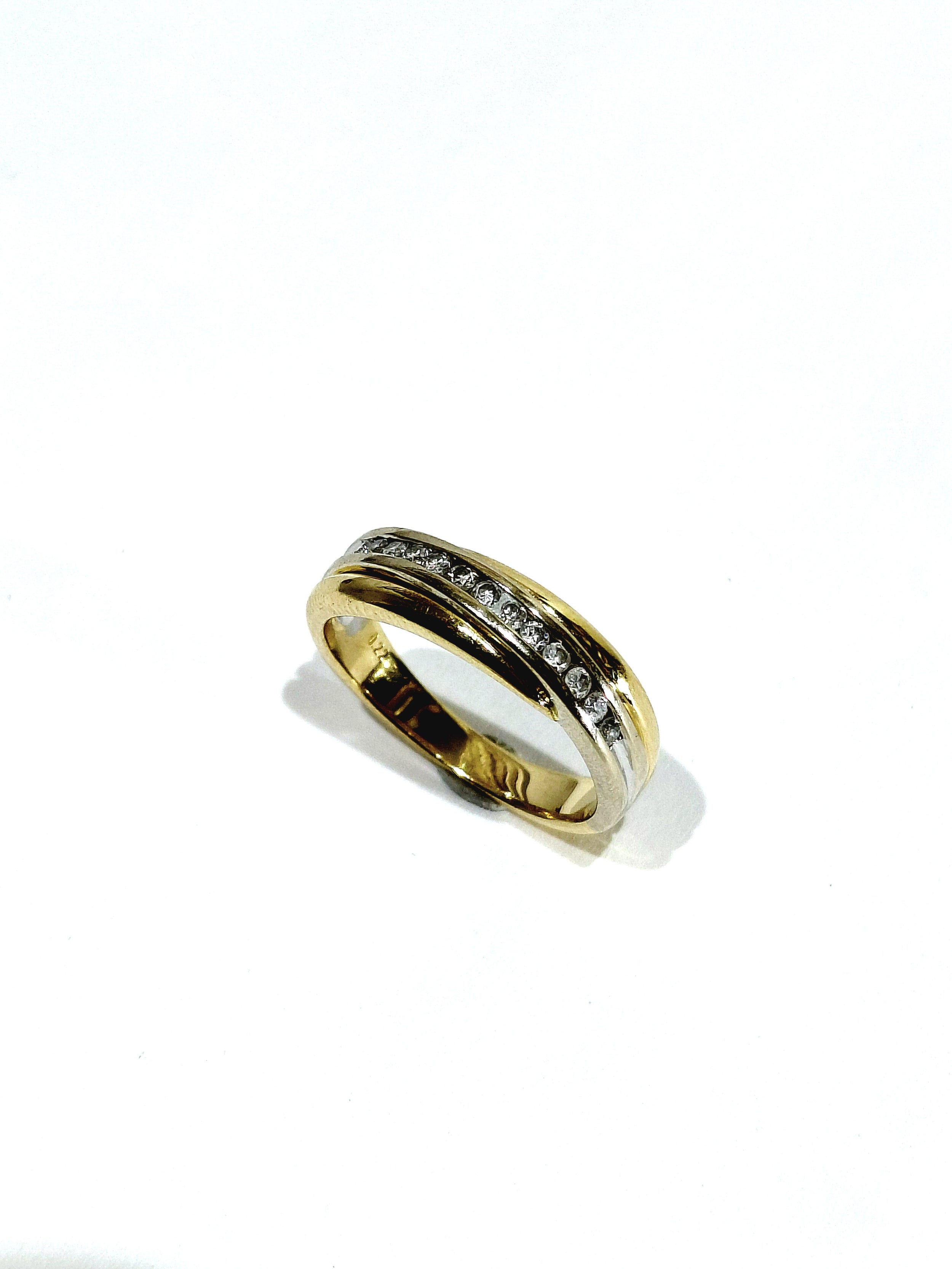 Bague en or jaune et diamants