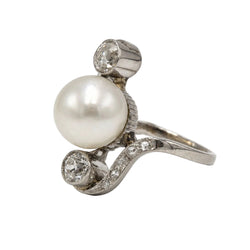 Bague Trilogie en platine, perle et diamants