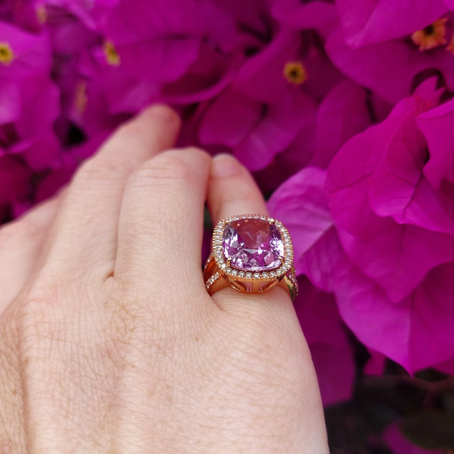 Bague Entourage en or rose, améthyste et diamants