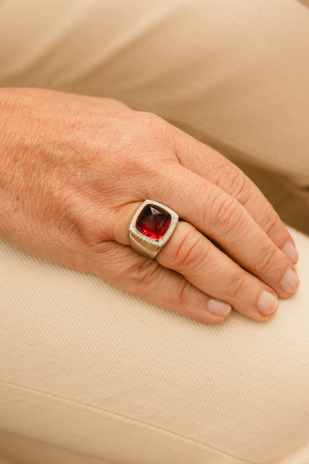 Bague FRED "Pain de sucre" en or blanc, tourmaline rose et diamants