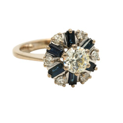 Bague Entourage en or blanc, saphirs et diamants