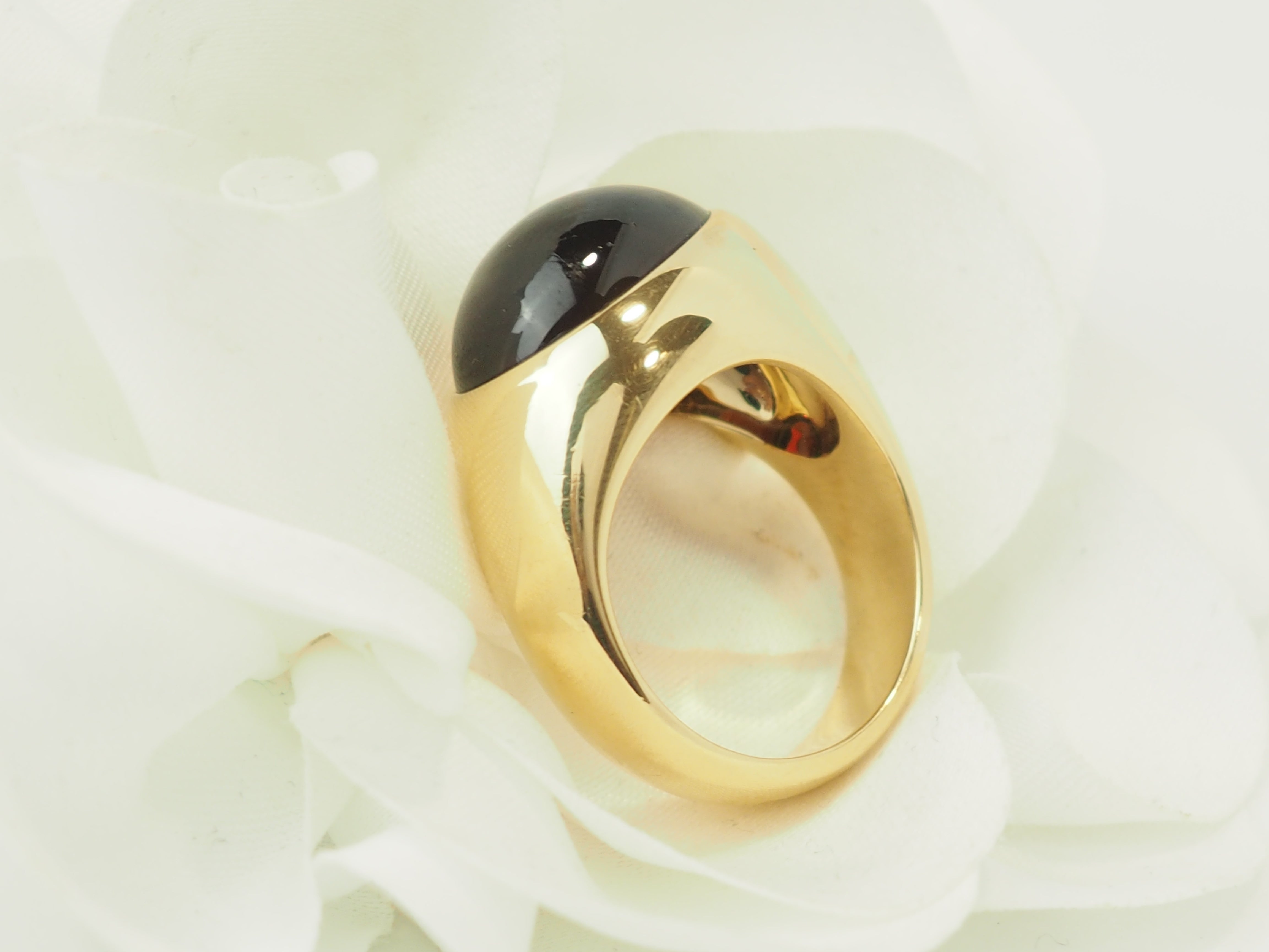 Bague POMELLATO en or jaune et grenat