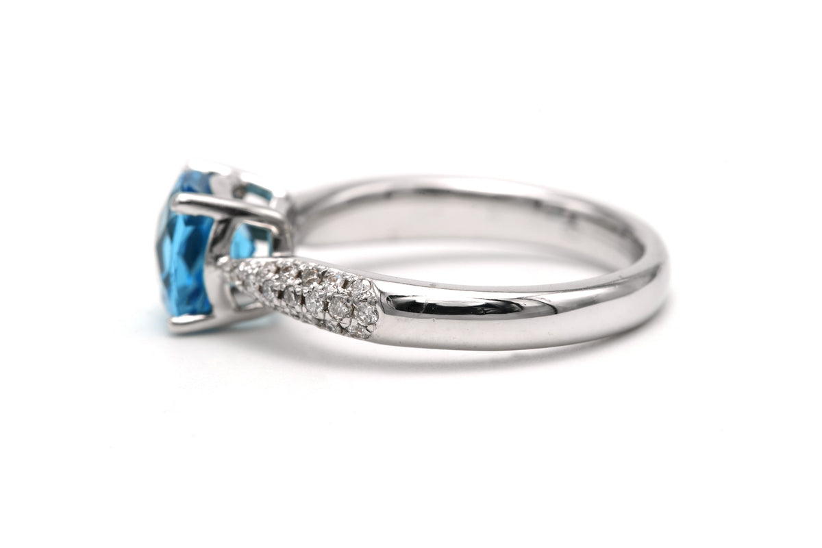 Bague Solitaire en or blanc, topaze et diamants