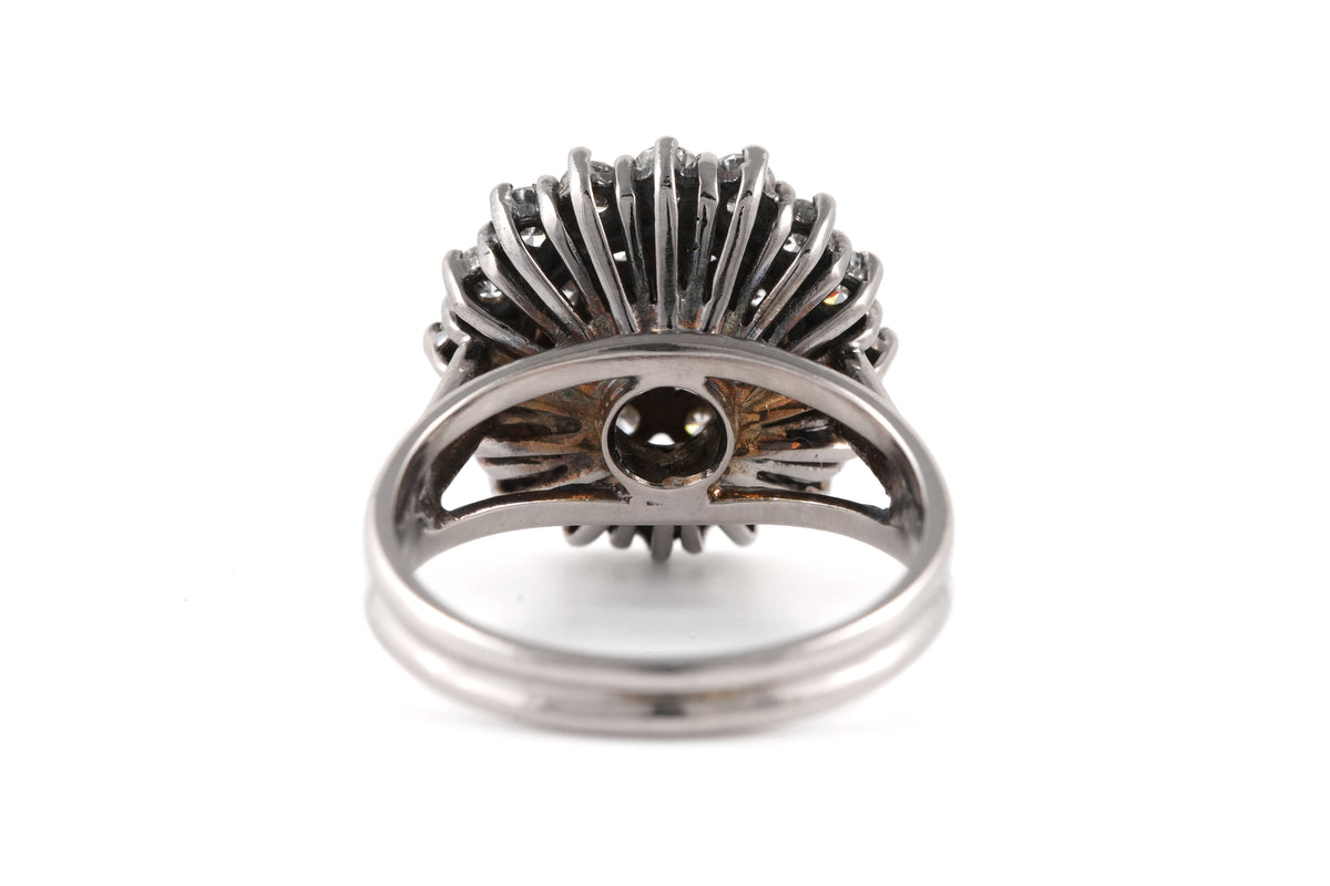 Bague Entourage en or blanc et diamants