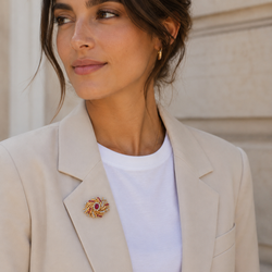 Broche Clip en or rosé, rubis et diamants