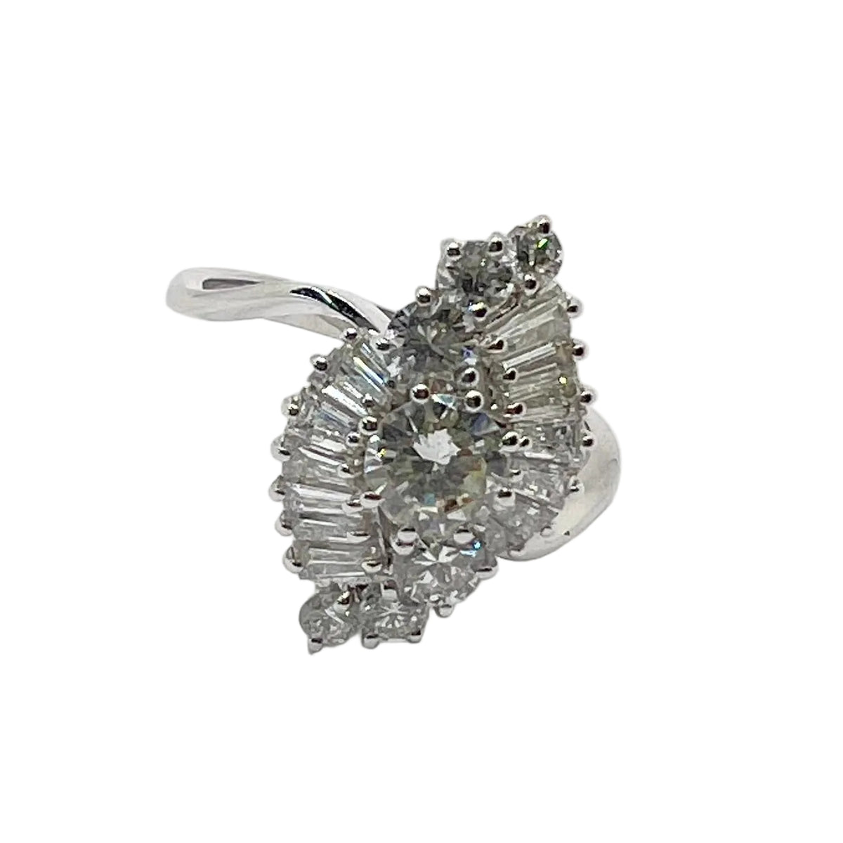 Bague en or blanc et diamants