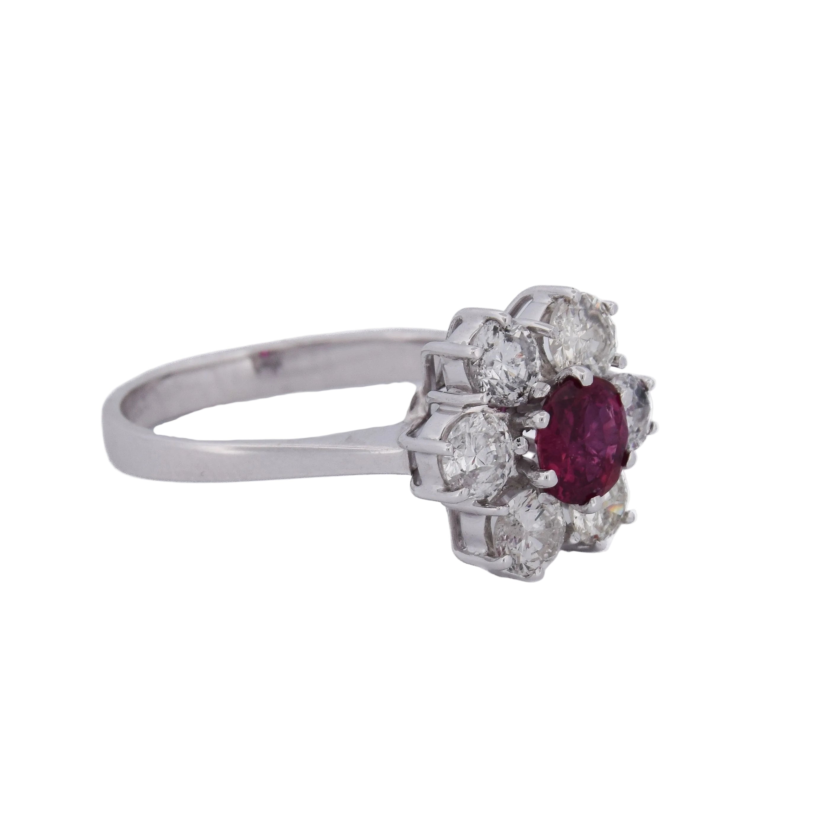 Bague Marguerite en or blanc, rubis et diamants