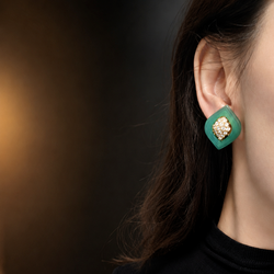 Boucles d'oreilles Pendantes RENE KERN en or jaune, chrysoprases et diamants