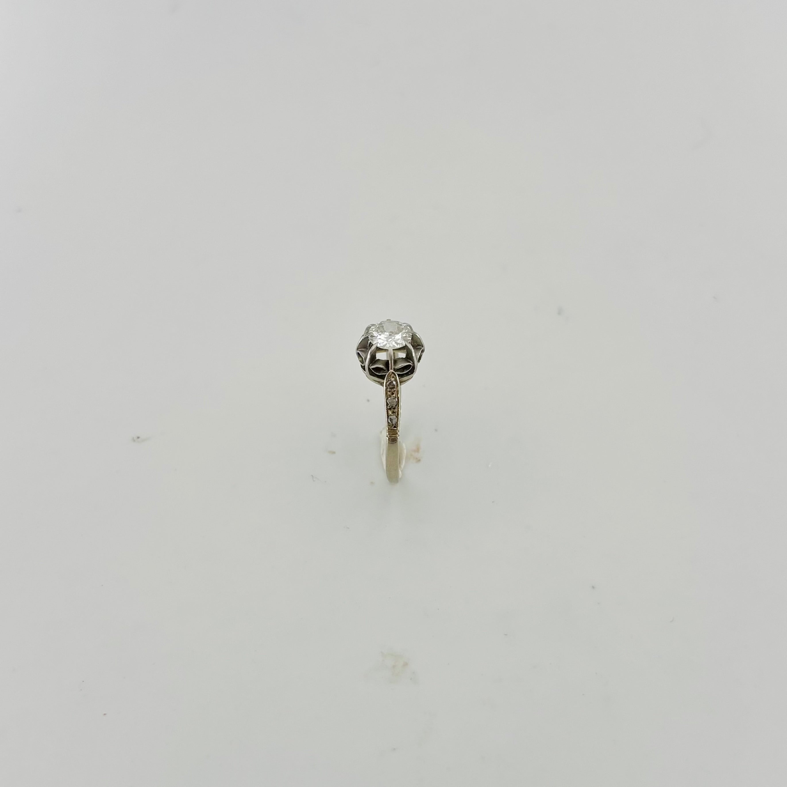 Bague Solitaire en or blanc, platine et diamants