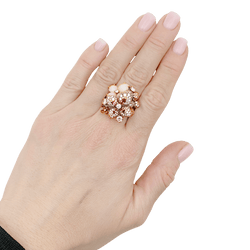 Ring Chaumet, "Hortensia Aube rosée", rose gold, diamonds, pink sapphire and pink opals.
