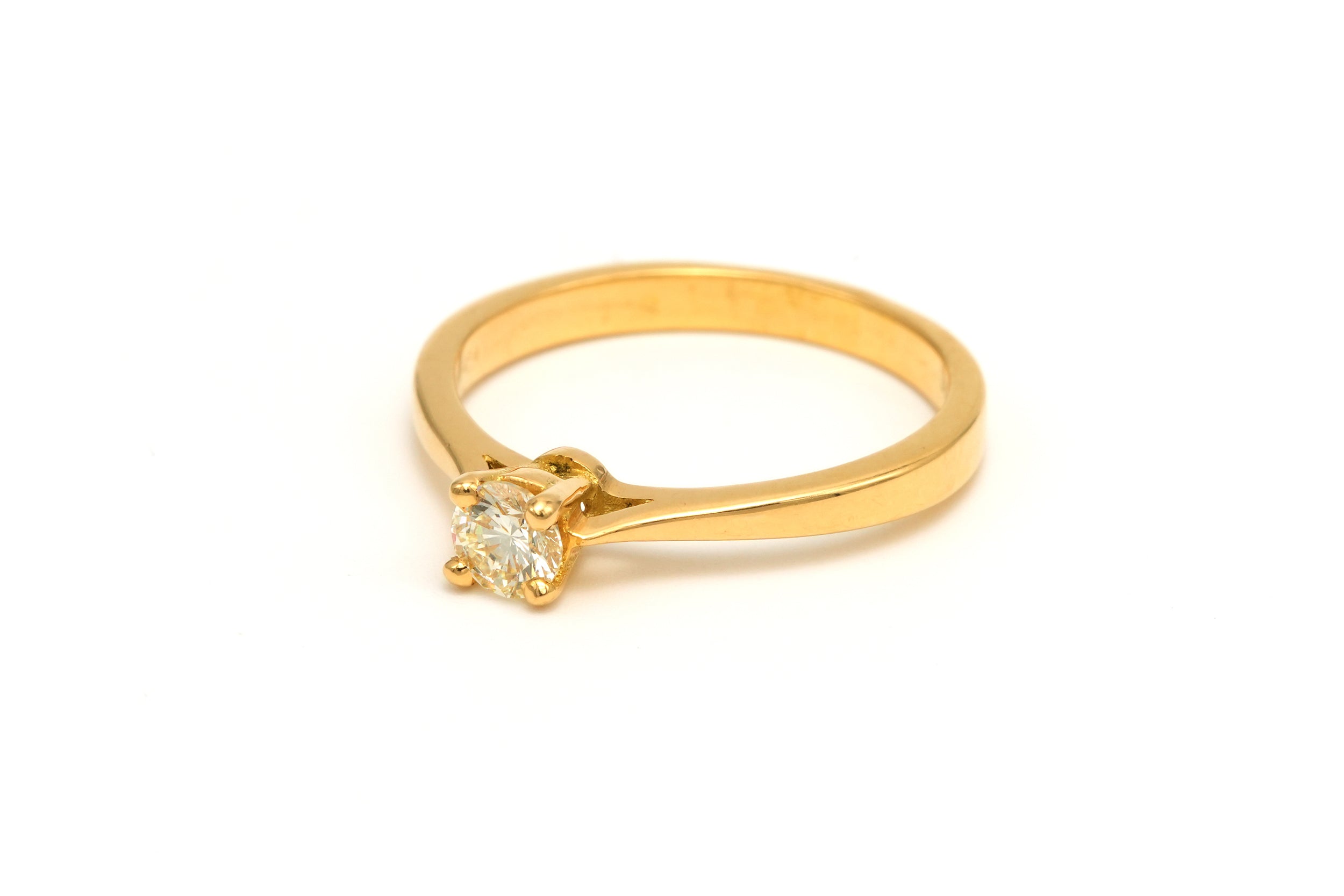 Bague Solitaire en or jaune et diamant