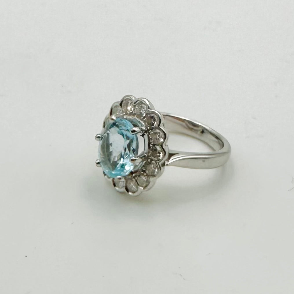 Bague Marguerite en or blanc, aigue-marine et diamants