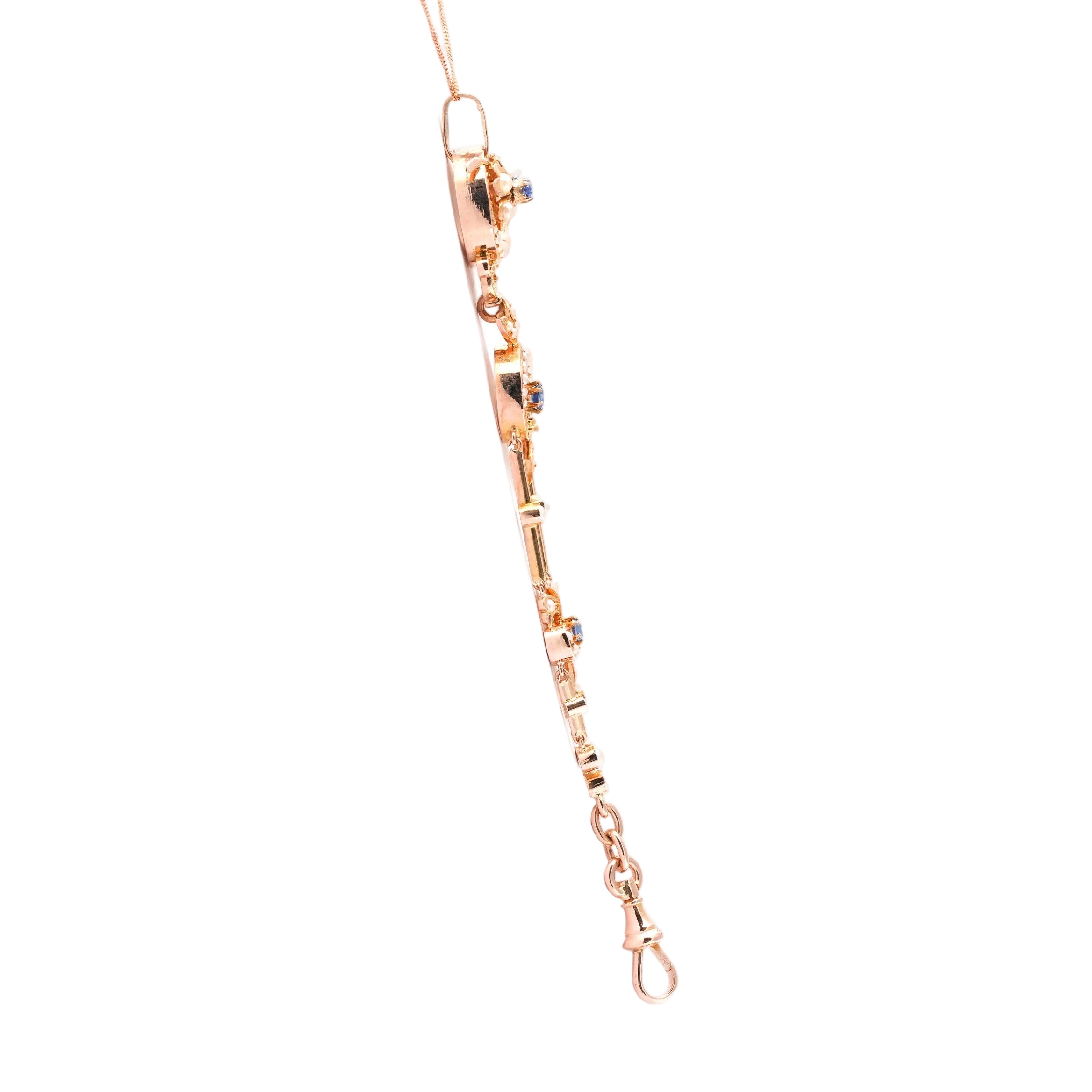 Pendentif en or jaune, perles et saphirs