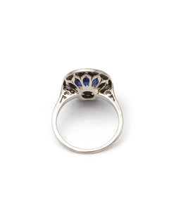 Bague Entourage en or blanc, platine, saphir et diamants
