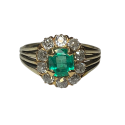 Bague Entourage en or jaune, émeraude et diamants