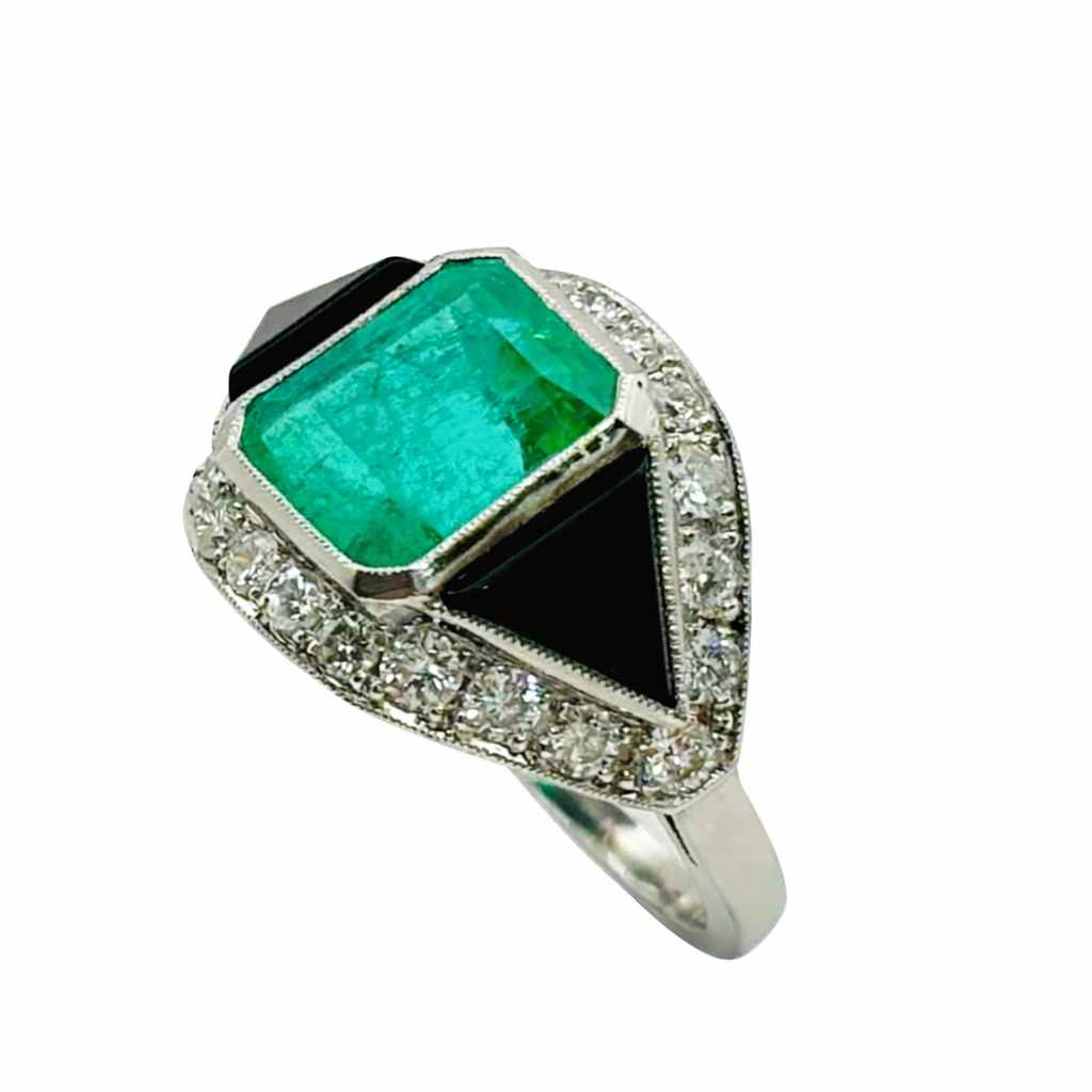 Bague Cocktail en platine, onyx, émeraude et diamants