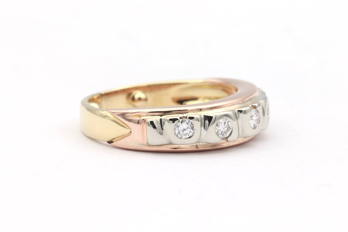 Bague Alliance en or blanc, or jaune, or rose et diamants