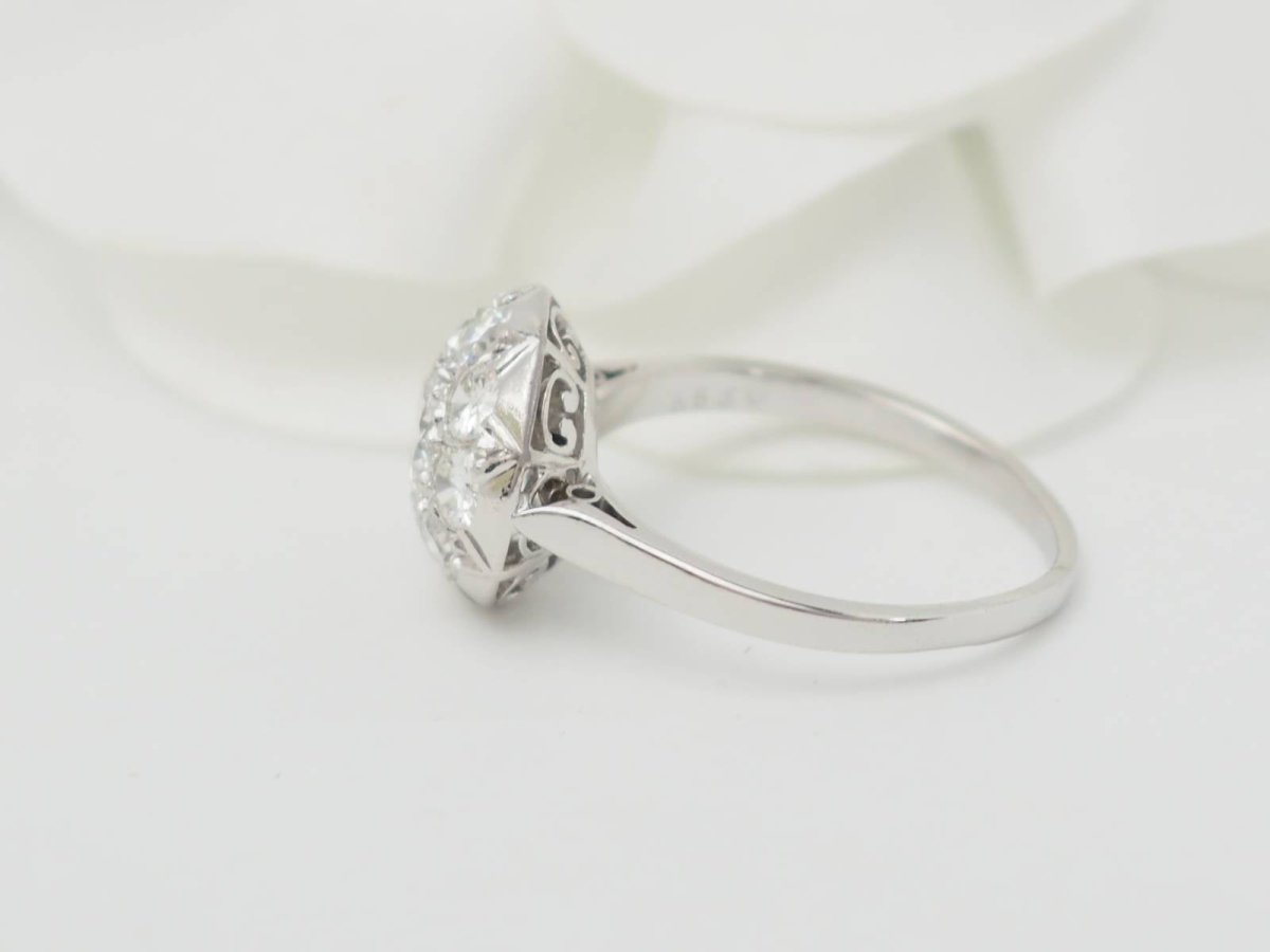 Bague Entourage en platine et diamants