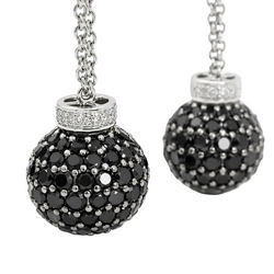 Boucles d’oreilles Pendantes en or blanc et diamants