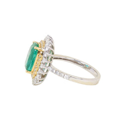 Bague Entourage en or blanc, or jaune, émeraude et diamants