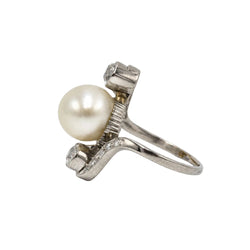 Bague Trilogie en platine, perle et diamants