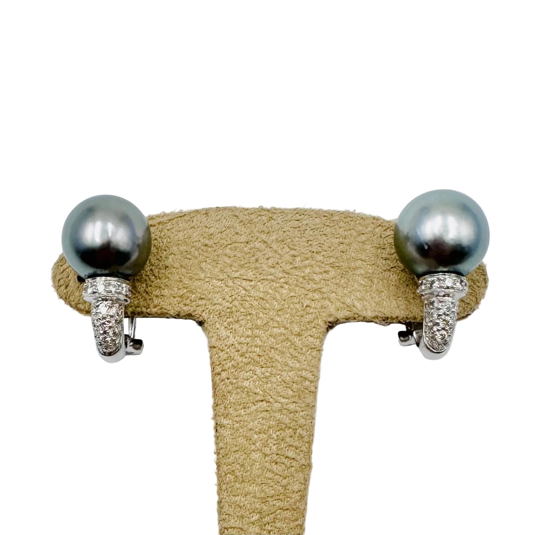 Boucles d'oreilles Clips en or blanc, perles et diamants