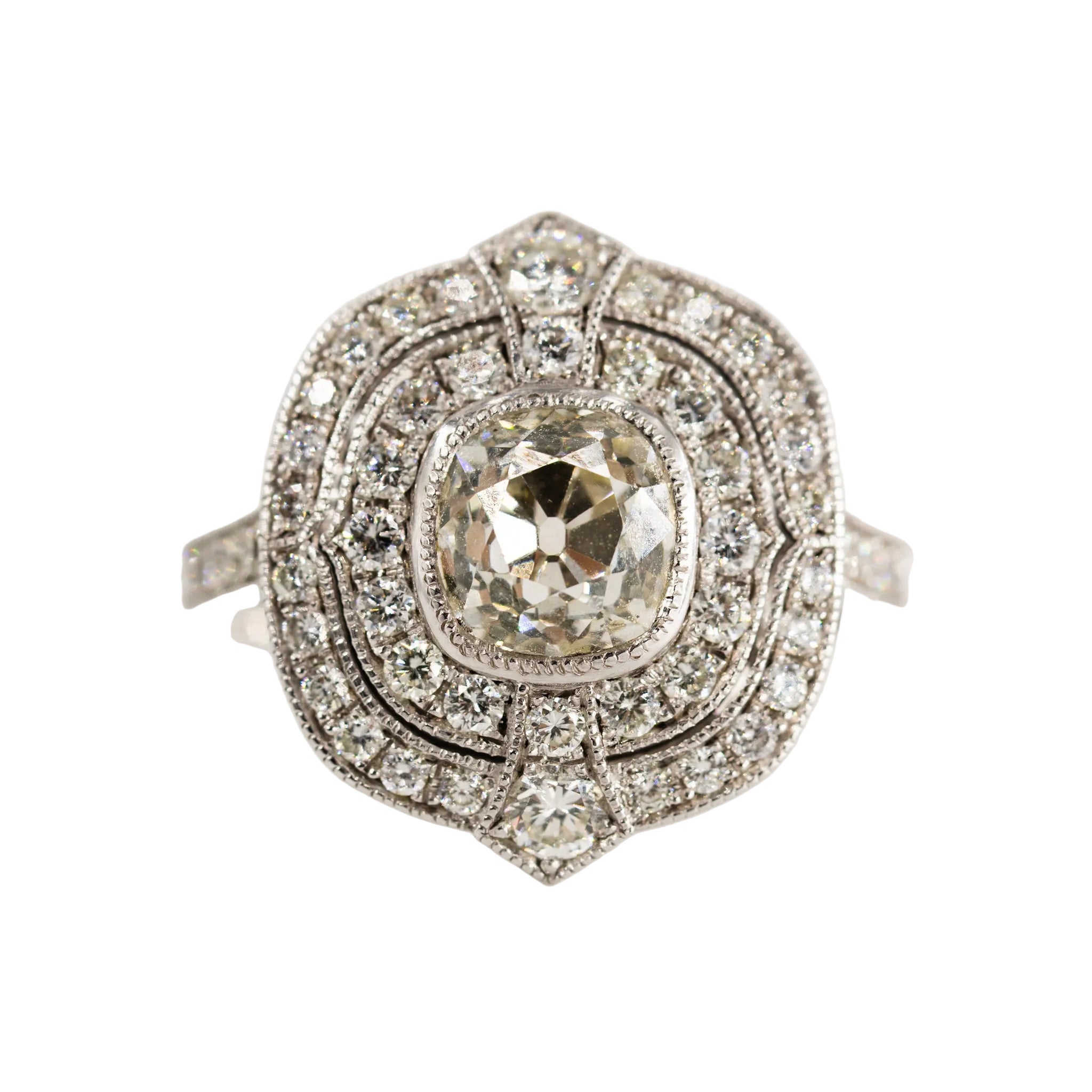 Bague Entourage en or blanc, platine et diamants