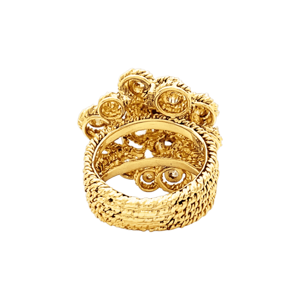 Bague fleur vintage, fils d'or jaune et diamants.