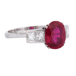 Bague Trilogie en or blanc, rubis et diamants