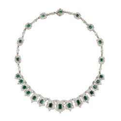 Collier Plastron en platine, émeraudes et diamants