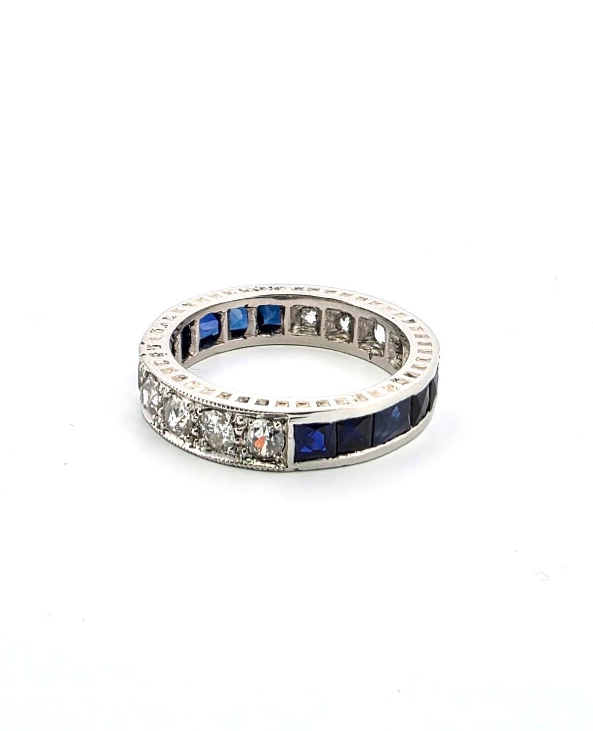 Bague Alliance en or blanc, saphirs et diamants