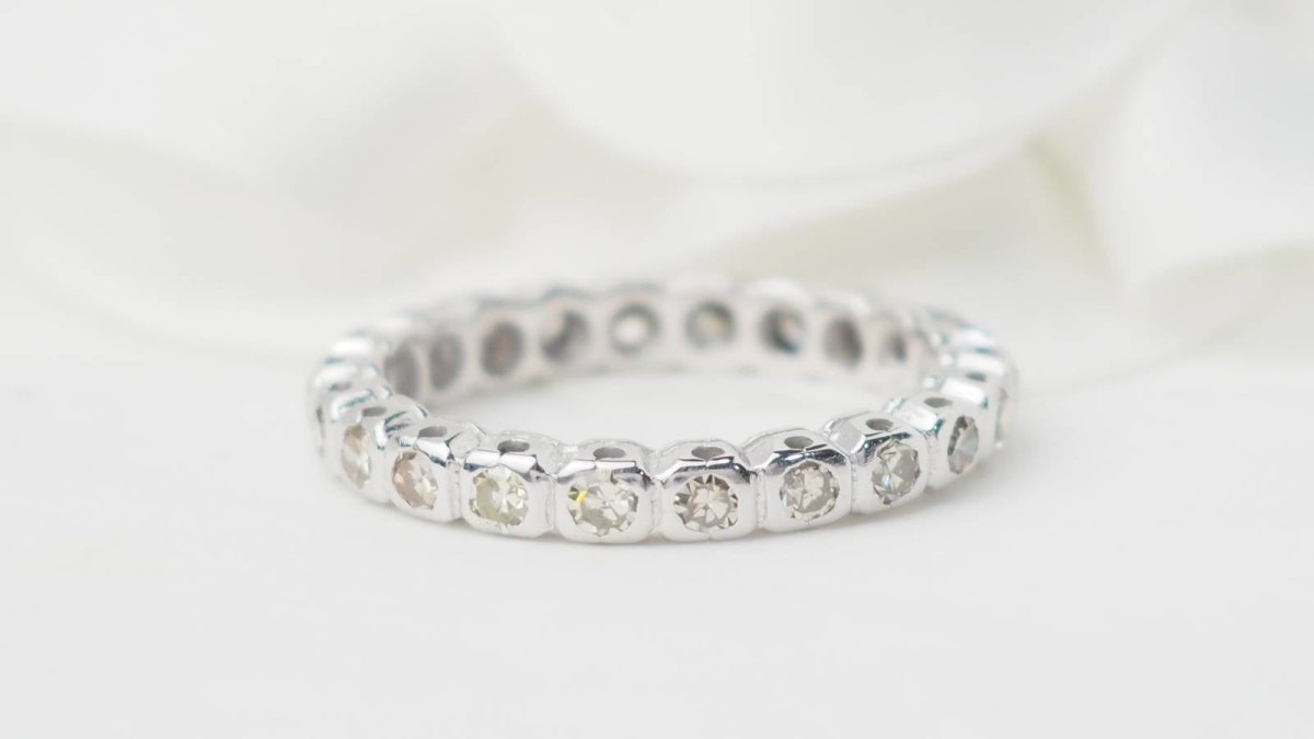 Alliance américaine en or blanc et diamants 0,22ct - Castafiore