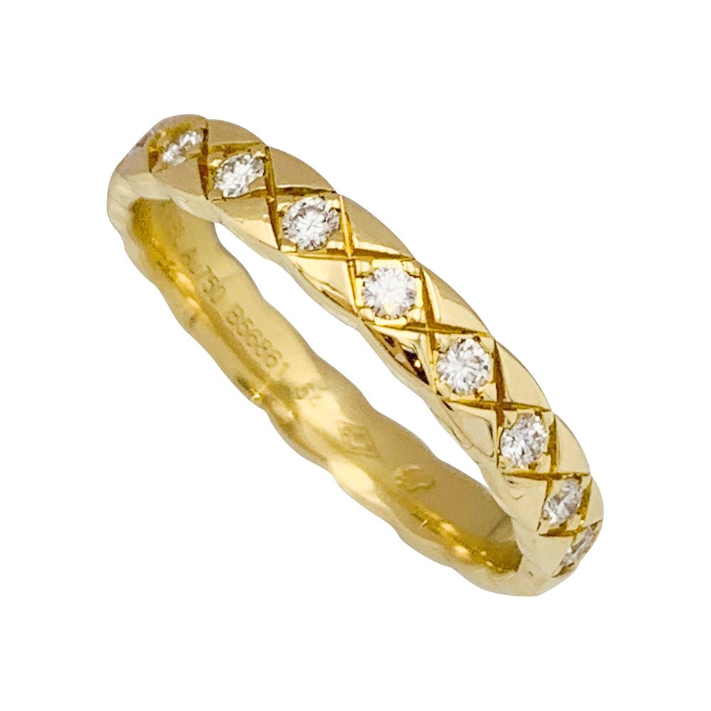 CHANEL “Coco Crush” wedding ring in yellow gold and diamonds