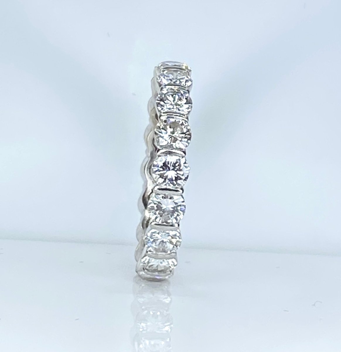 Alliance en or blanc 18 carats et platine, 18 diamants 2,70 carats - Castafiore