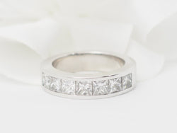 Alliance en or blanc et diamants 1,50ct taille princesse - Castafiore