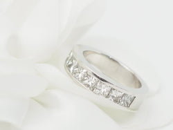 Alliance en or blanc et diamants 1,50ct taille princesse - Castafiore