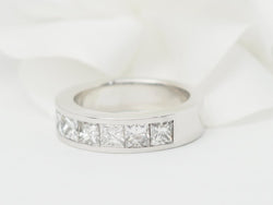 Alliance en or blanc et diamants 1,50ct taille princesse - Castafiore