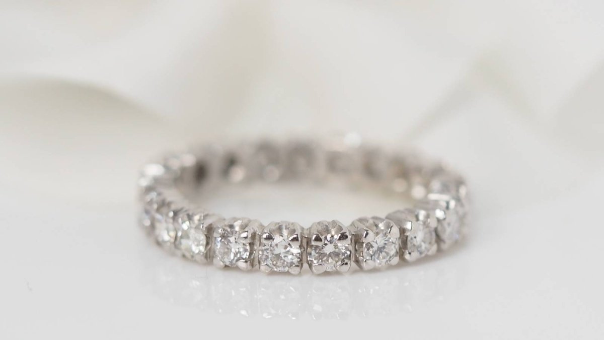 Alliance en or blanc et diamants - Castafiore