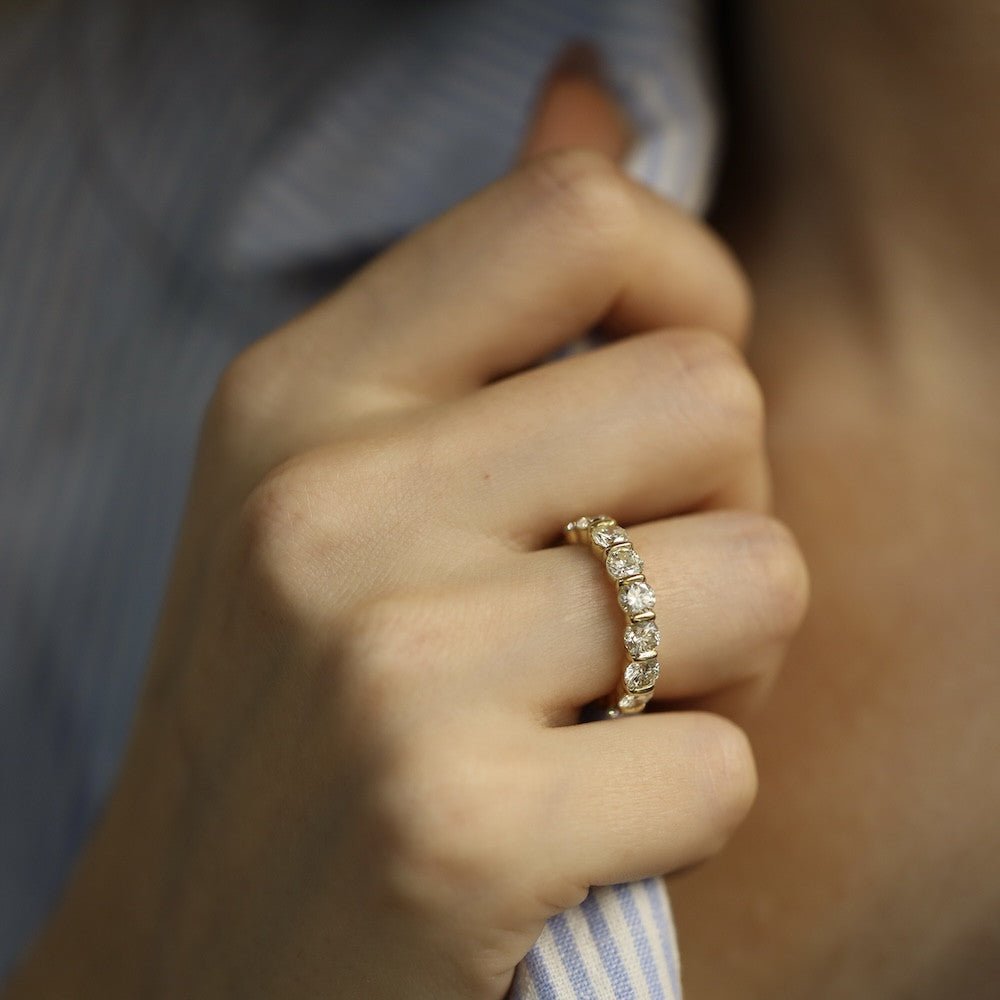 Alliance en or jaune 18 Cts avec 3,30 Cts de diamants G - VS. Taille 50 - Castafiore