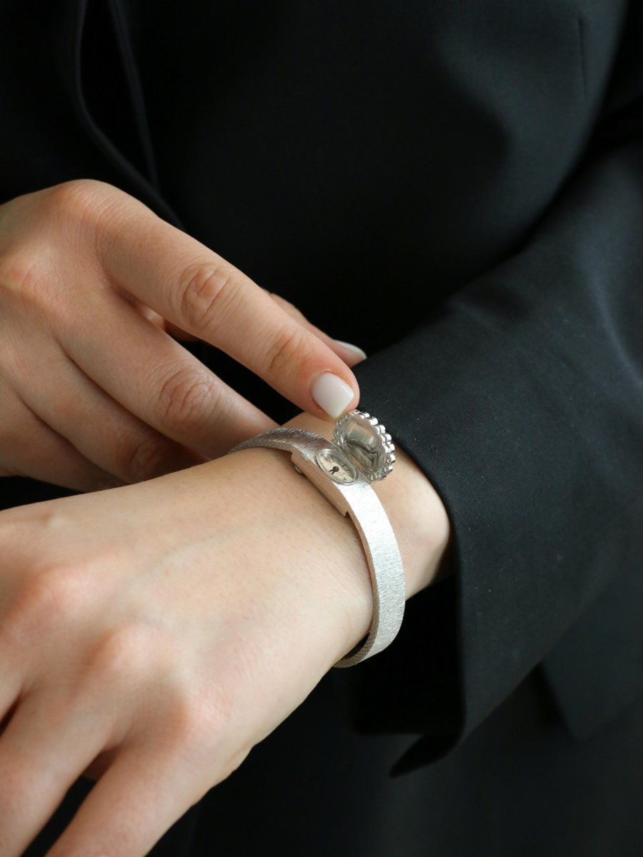 ANDRE COL Montre à secret or blanc diamants - Castafiore