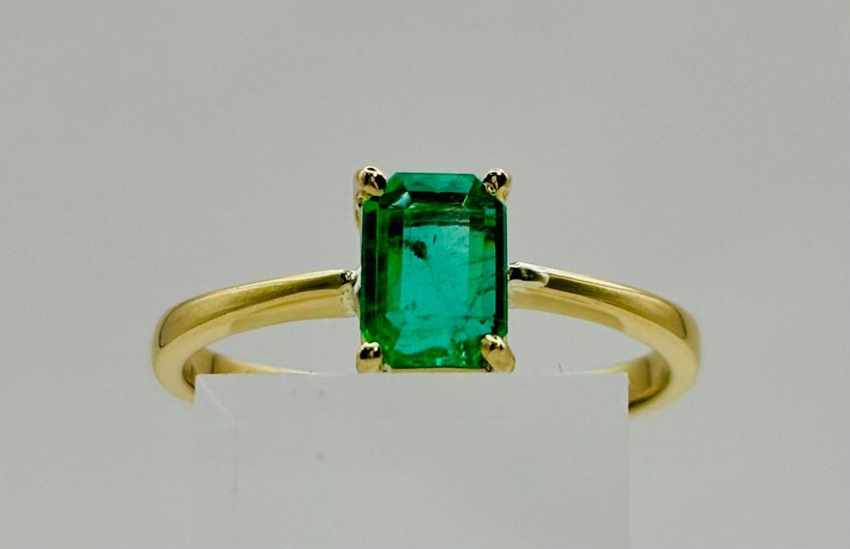 ANILLO DE ORO AMARILLO CON ESMERALDA COLOMBIANA - Castafiore