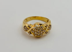 ANILLO DE ORO AMARILLO Y DIAMANTES , DISPUESTOS EN UN PATRÓN FLORAL O ESTRELLADO - Castafiore