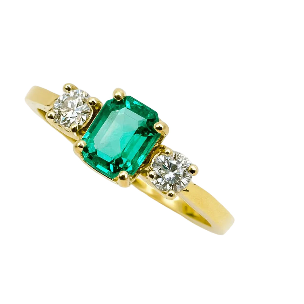 ANILLO DE ORO CON ESMERALDA Y DIAMANTES - ELEGANCIA CLASICA - Castafiore