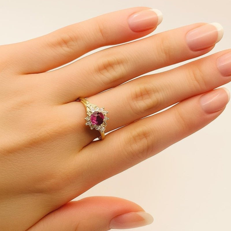 ANILLO EN ORO AMARILLO CON ZAFIRO ROSA Y DIAMANTES - Castafiore