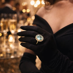 ANILLO EN ORO AMARILLO DE ALTA JOYERIA CON AGUA MARINA Y HALO DE DIAMANTES - Castafiore