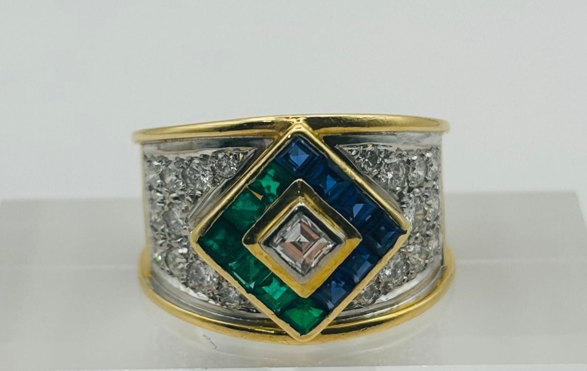 ANILLO EN ORO BICOLOR, CON DIAMANTES, ZAFIROS Y ESMERALDAS - Castafiore