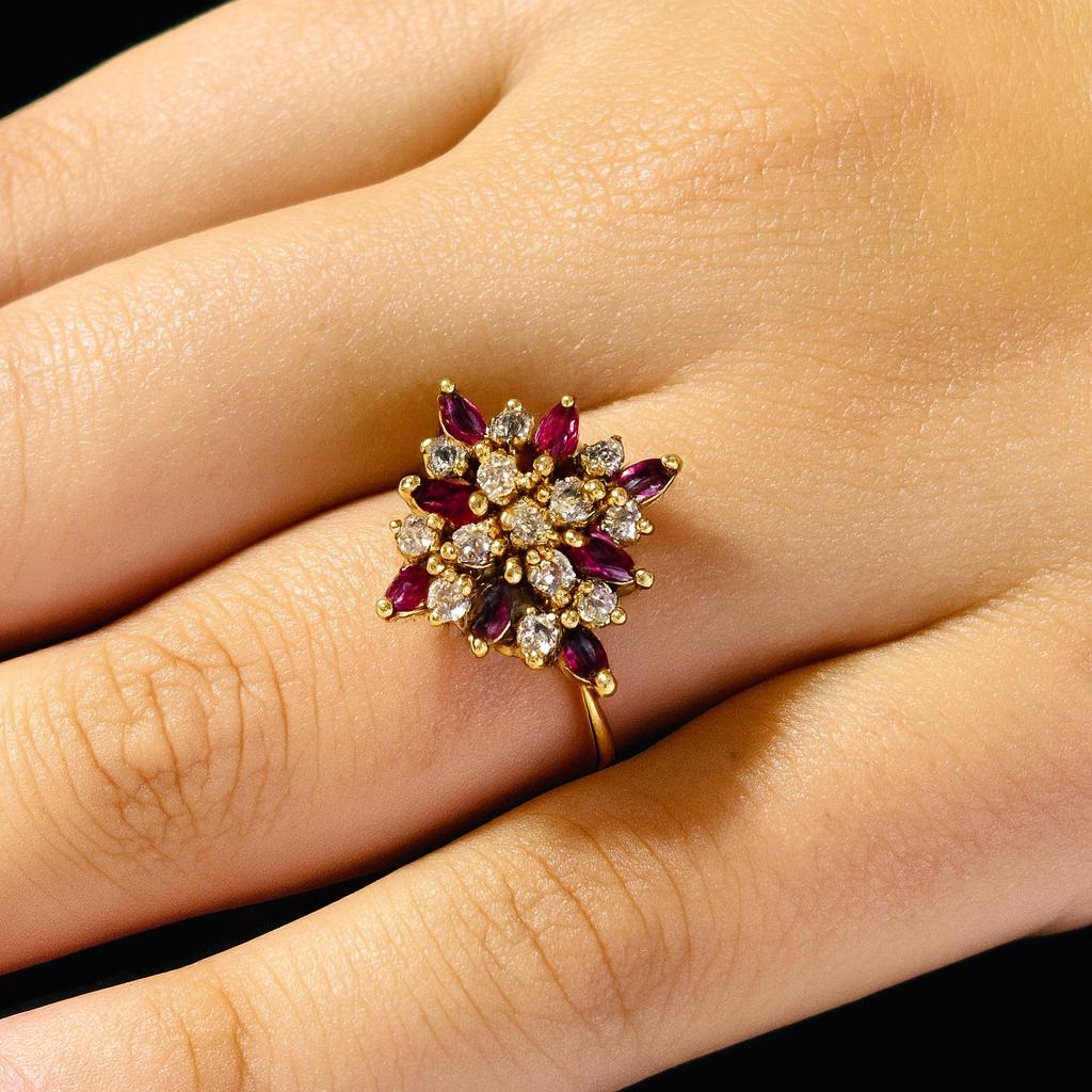 ANILLO EN ORO CON RUBÍES Y DIAMANTES - Castafiore